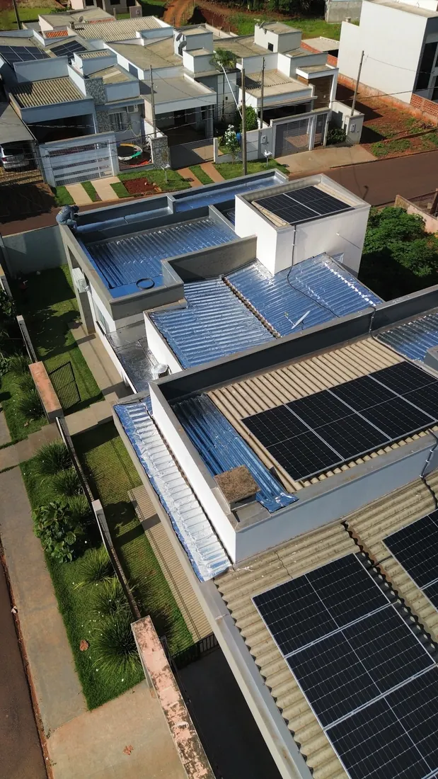 Proteção de coberturas residenciais com painéis solares